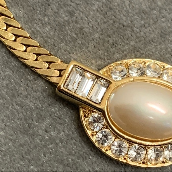 GOLD tone chain faux pearl clear crystal rhinestone oval necklace - Picture 6 of 10